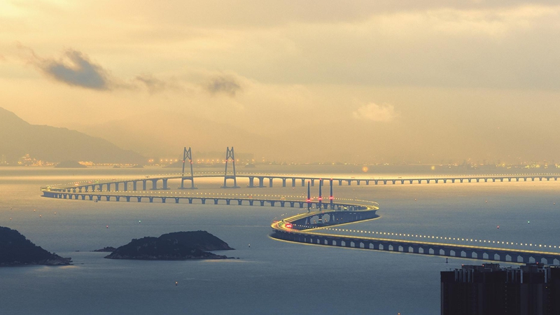 10、龐源租賃參建國家“世紀工程”港珠澳大橋（2012—2017年）_副本.jpg